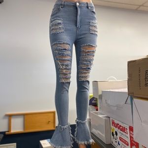 Distressed ruffled Jeans